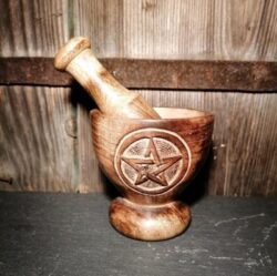 Mörser mit Pentagramm Holz