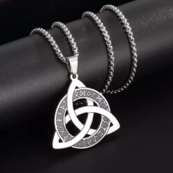 Anhänger Triquetra Runen Ø 4 cm mit Kette